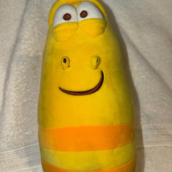 Larva Yellow Plush Toy with Sound 12-inch 2019 CWT Collection Works - Picture 7 of 10